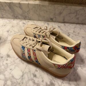 Adidas Women's Cream Sneakers with Floral Accents